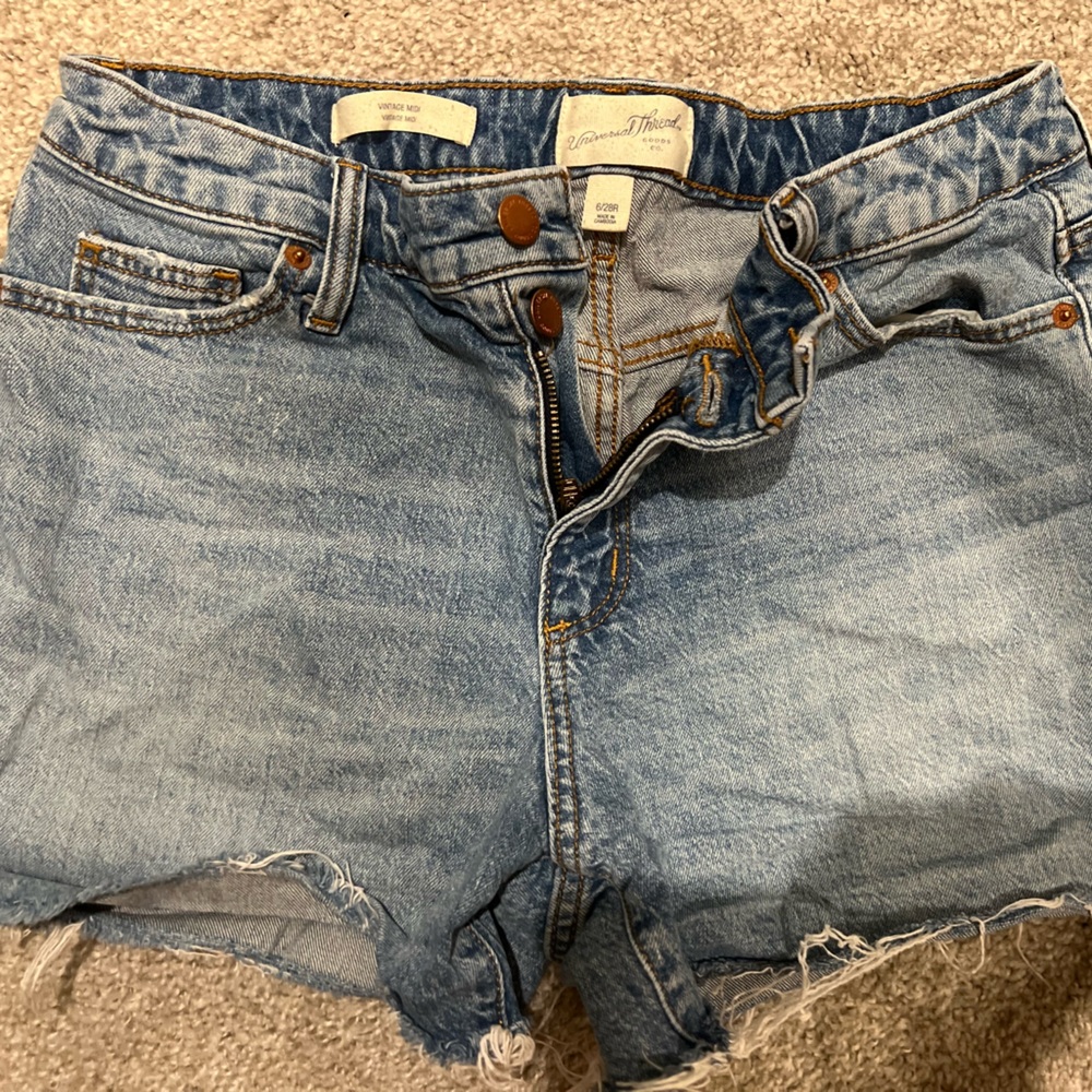 Universal Threads • Denim Shorts